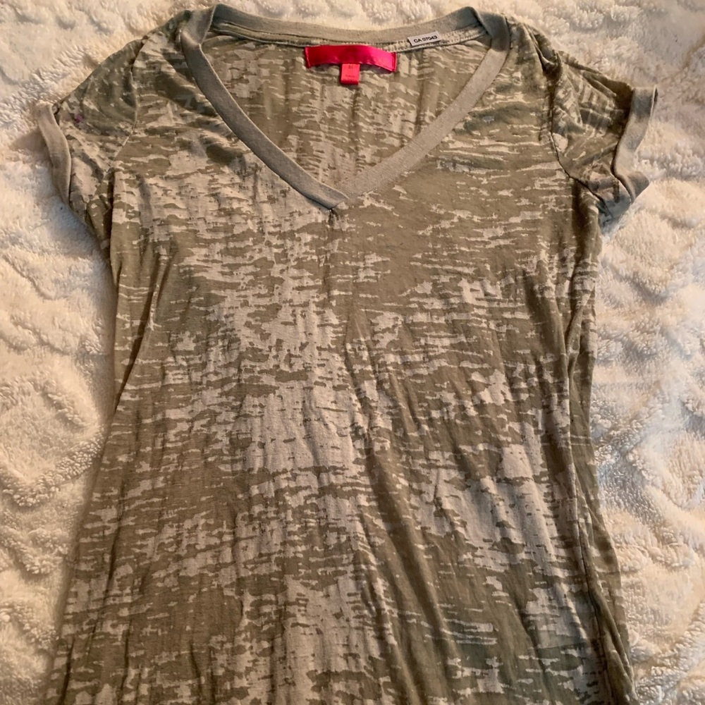 Textured green V-Neck Tee